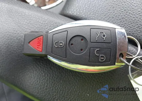 2010 Mercedes-Benz C 300 Luxury 4Matic/Sport 4Matic из США, поврежденный, VIN WDDGF8BB7AF439372